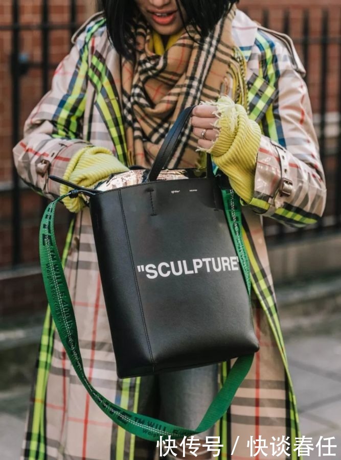 大衣+围巾=冬日最强搭配!温暖时髦、超显脸小,不穿你就真输了