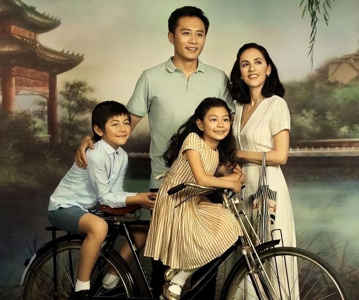 刘烨儿女近照曝光,12岁诺一五官硬朗显忧郁,霓娜高挑颜值变化大 - 360娱乐,你开心就好