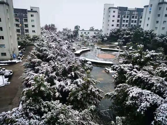 万州：白雪皑皑 正是赏雪好时节