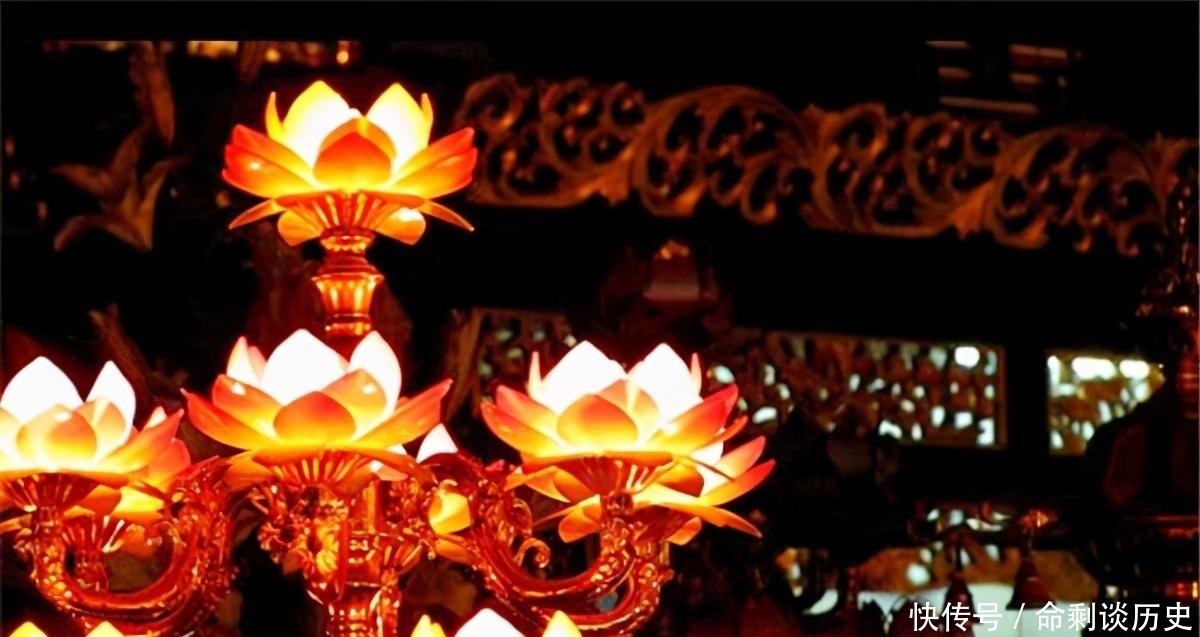 转世灵童|六世达赖喇嘛的双面人生:白天是端庄的傀儡,晚上成风流公子