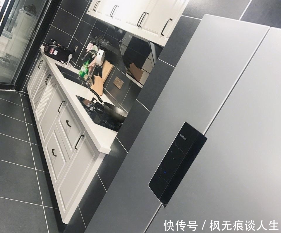 榻榻米|这套130平新房太漂亮了,进屋就把人给迷住,电视墙实在抢眼!