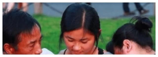 乐乐奶奶|55岁拾荒老人养大“弃婴”,孩子考上大学后,一排警车堵在家门口