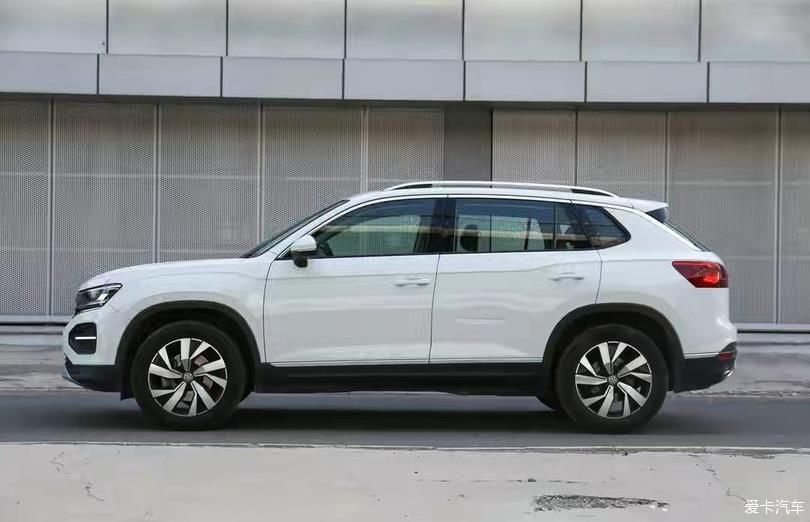 老年|走进富有年味的周庄