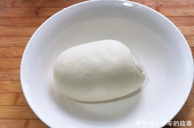  早餐在家吃实惠，一锅煎包只花5块钱，全家人吃得饱饱的，真香！