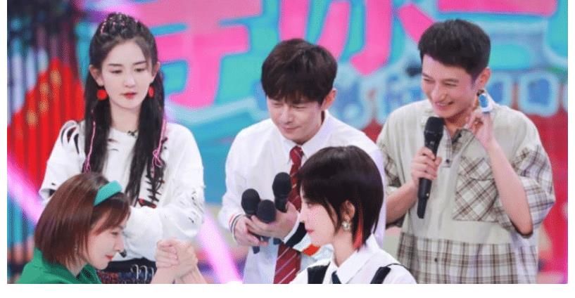 新版《快樂大本營》錄制完成，快樂家族被曝解散，只剩何炅一人