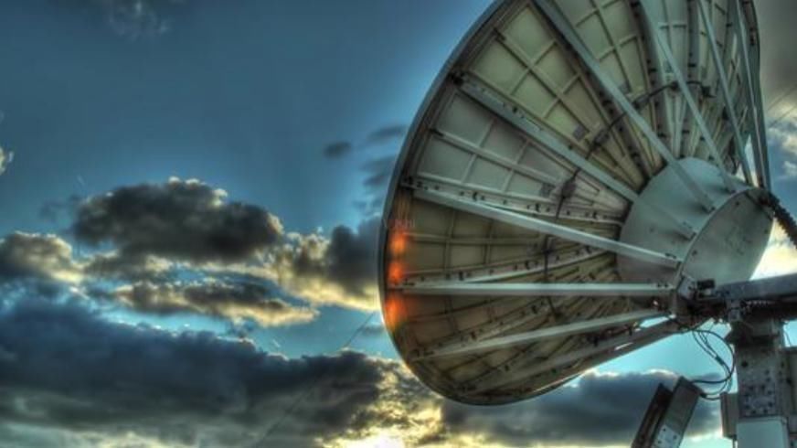 地球站 手机为什么不直接使用卫星信号,而是要使用大量的基站