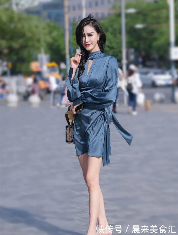 女孩|气质女孩的优雅风穿搭,入秋一身泡泡袖连衣裙搭配,时尚又有魅力