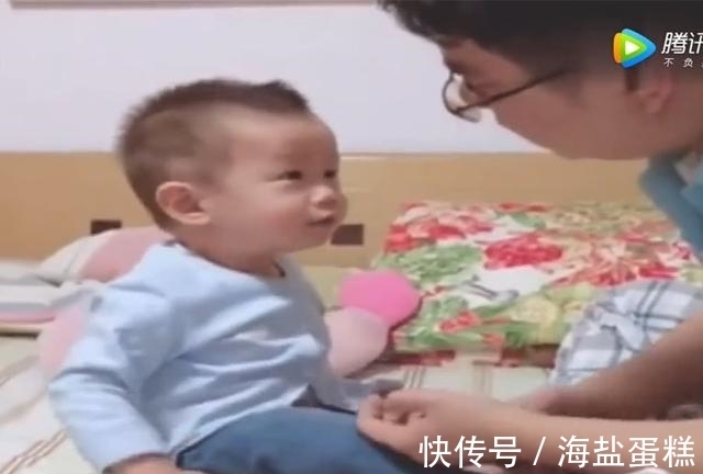 小棉袄|爸爸问儿子:喜欢爸爸还是妈妈?儿子的回答让妈妈笑肚子