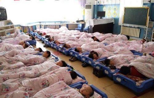 深度睡眠|妈妈带娃孩子不长个,奶奶带娃身高猛涨,医生:都是午睡惹的祸