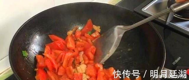 和面|做疙瘩汤时,别再用水和面了如此做,疙瘩爽滑筋道,吃不够