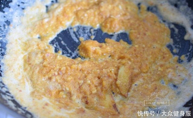 豆腐加这个一起烧,味道太鲜美,汤汁都吃光,米饭都不够吃了!