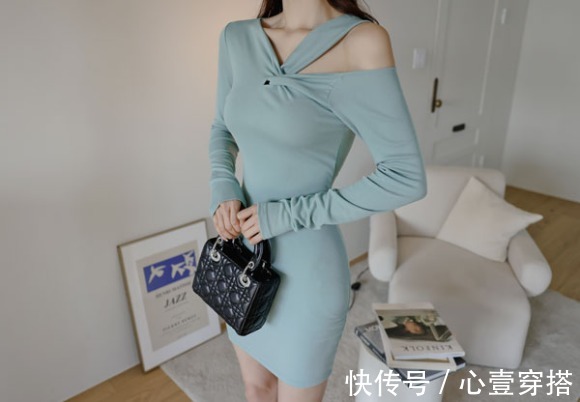 及膝裙|女神孙允珠的时尚搭配：萨拉曼卡涟漪谧蓝吊领及膝裙