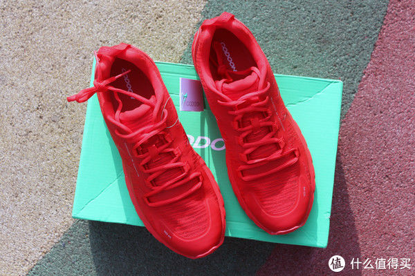 咕咚智能跑鞋10K Pro：带来科学与智能的跑步体验