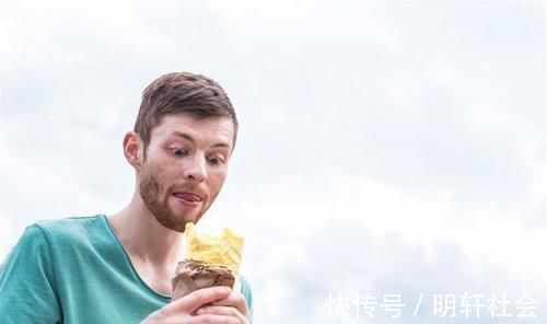 运动|男性开始衰老，吃饭时可能有这3个特征，若全不占，真令人羡慕