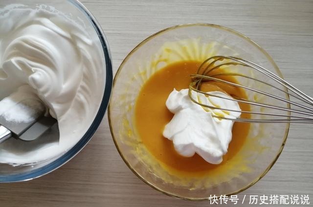 这蛋糕不回缩不开裂,细腻松软,蛋香浓郁,4种食材就可以做出来