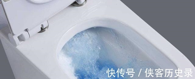 马桶刷得勤快还是容易脏,水箱加点“精”,马桶天天像新的