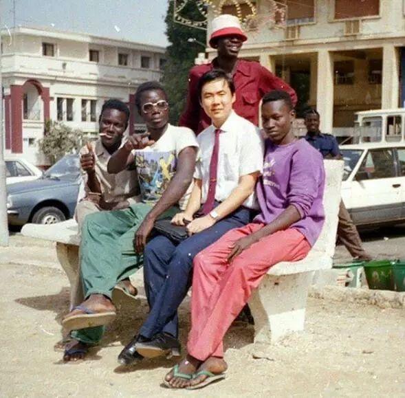 回忆杀&法国艺术家花7年,拯救85万张中国老照片,每张都是回忆杀