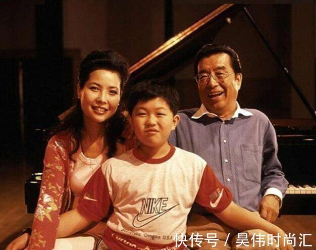 书法@李天一书法欣赏,“江天一色”字迹有力,价值10万!