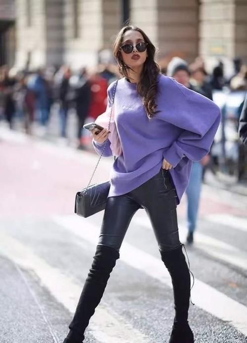 最近火了一种穿法:卫衣+小脚裤,洋气显瘦,承包整个春季的时尚