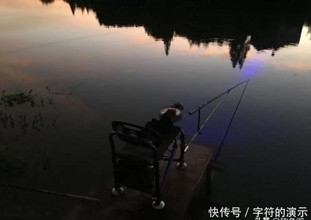夜钓最怕选错时间!只要赶上鱼开口高峰期,一根竿忙不过来