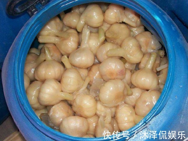 小小一颗蒜,竟是全家的保健“药”,每天来一瓣,保健效果佳