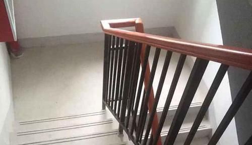 锻炼身体|骨科大夫:不论男女,50岁后,3项运动不宜多做,太毁膝盖