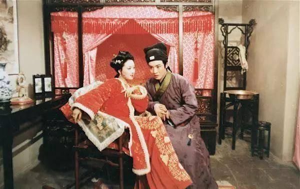 答案|贾瑞一介家教,为何却敢打王熙凤的主意王夫人恼怒之下说出答案