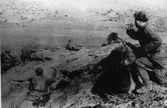 38式步枪|志愿军最喜欢哪种枪支?冲锋枪耗弹量是步枪10倍,哪个杀敌多?