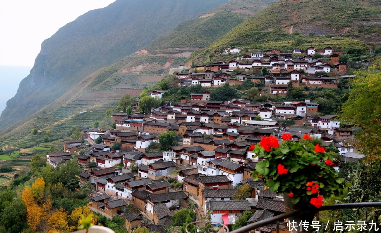 云南“与世隔绝”的村庄，居民住在石头上，为抵抗外来入侵