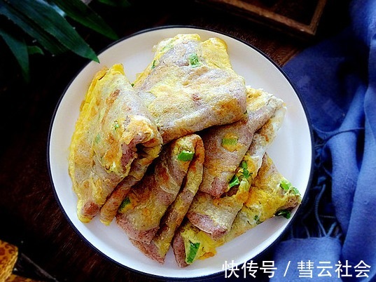 全麦粉|入伏后,这道主食记得多吃,8分钟搞定,营养饱腹又解馋,吃不腻