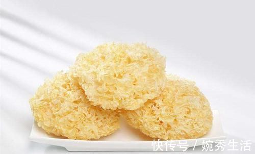 牛油果|女人不想老太快,35岁后,4种“零食”要多吃,紧致皮肤显年轻