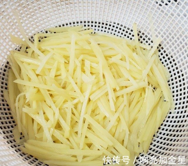 开胃|凉拌土豆丝五香豆腐，开胃爽口，做法简单！