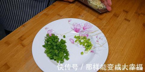 豆腐|1块豆腐，4个鸡蛋，简单处理往锅里一倒，出锅满屋飘香，超下饭