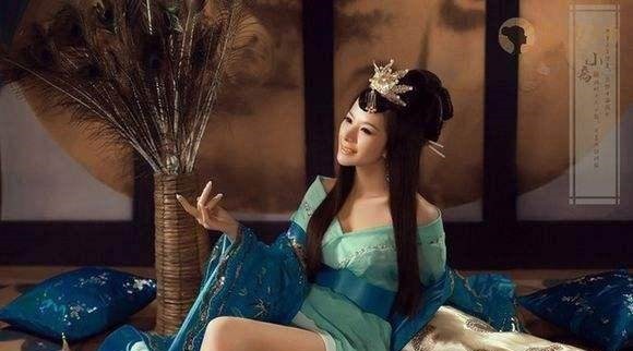 母亲|揭秘他靠母亲性贿赂上位而成为称霸一方的军阀也是三国奇人了