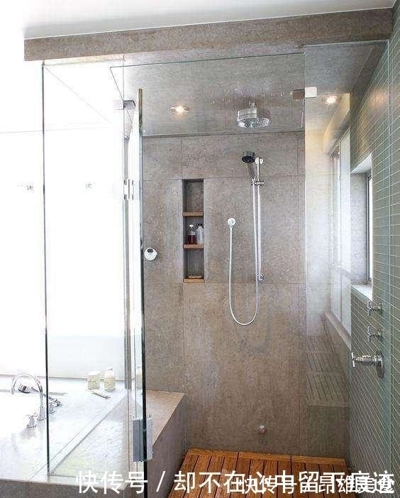 装修|越来越多人卫生间装修不贴瓷砖,他们都爱这样设计,不得不说聪明