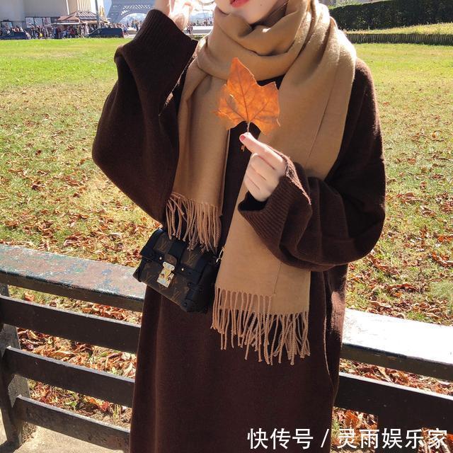 脖子 建议大家不要羽绒服配围巾，太土，今年流行这么搭，洋气又保暖