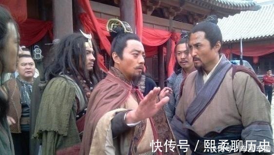 梁山好汉!宋江能稳坐第一把交椅,全靠他,梁山好汉都惧怕此人,不是卢俊义