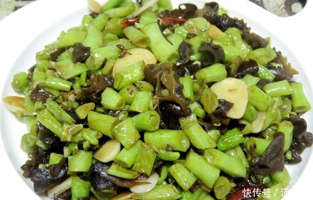 好吃|深秋,遇此菜要买点,3块钱一斤,素炒比肉好吃,再过几天就没了