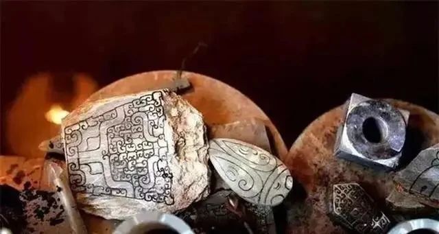 玉器|一个偏远的村庄,大多农户参与仿古玉器造假,引起了大家的关注