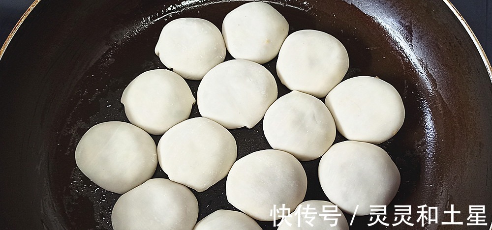 教你肉饼最简单的做法不用揉面，做出来皮薄馅大特别好吃解馋！