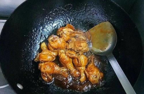  红糖鸡翅根：真的秒杀炸鸡翅，好吃到吮指