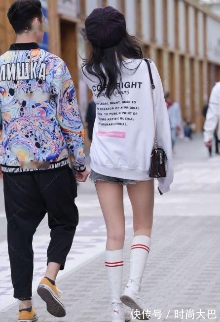 牛仔裤 穿着卡其色,时尚而老成,充满高级感