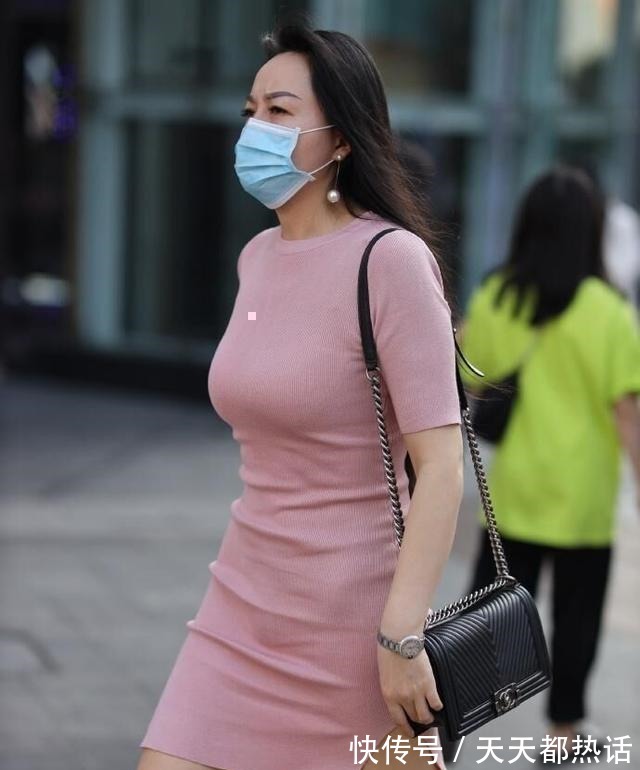 包臀 束腰包臀的短裙,拉长身材比例,舒适清爽!