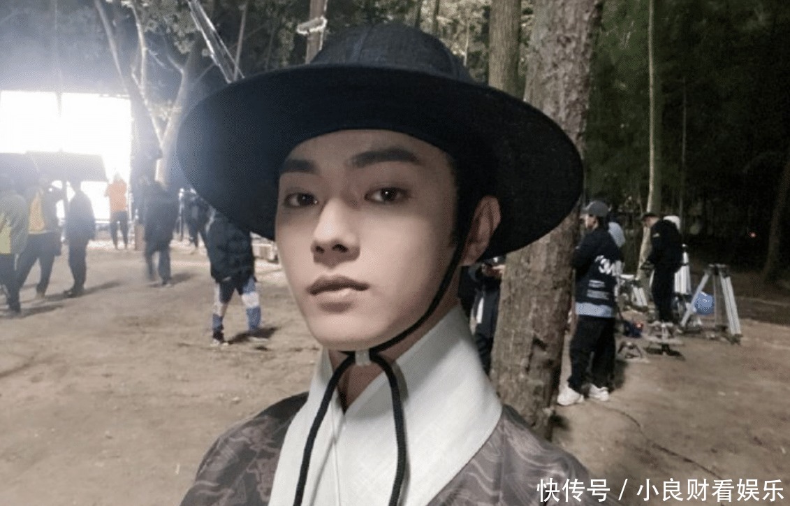 陈飞宇：从星二代到争议顶流他能否再次逆袭？，陈晓分手后深夜买醉陈妍希经纪人回应净身出户坏话彼此撕破脸