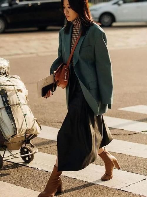 裙子＋短靴，这个季节你一定要学会的搭配