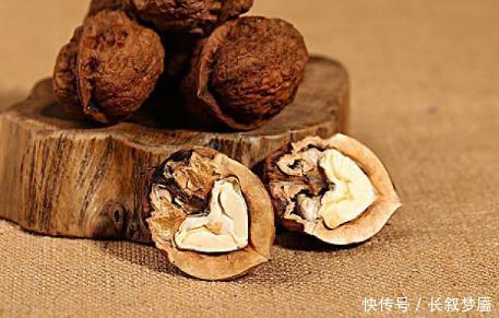 不请自来|女生睡觉前吃个核桃,过不了1周,3个“惊喜”会不请自来