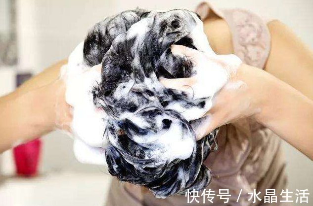 洗头|女生洗头时要注意这3点,否则头发越洗越油,变秃头星人!