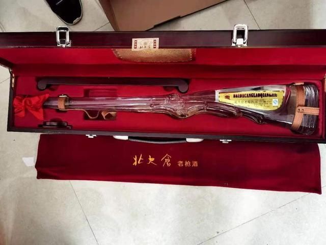 酒瓶设计|3款“伪高端”白酒,包装华丽,价格昂贵,很多酒友一直都在喝