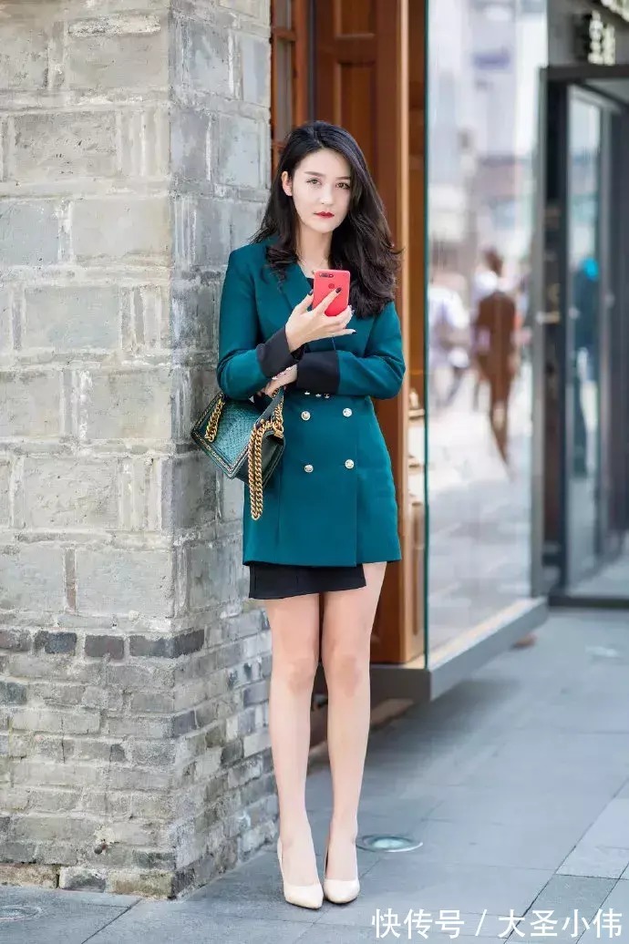 性感 美女街拍:时尚高跟鞋穿搭,塑造性感又有型的身姿