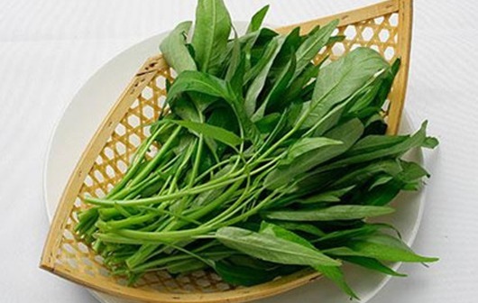 空心菜吃不完别着急丢,晒干做扣肉,胜过梅菜,一锅饭都不够吃